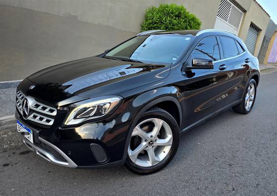 MERCEDES-BENZ GLA 200 1.6 CGI FLEX ADVANCE 7G-DCT